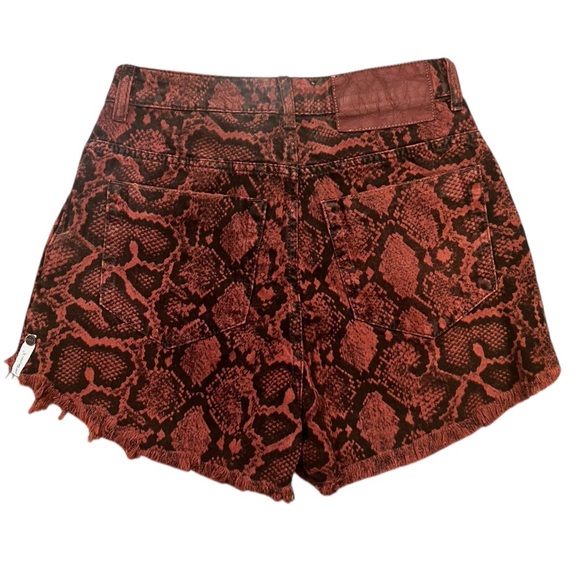 One Teaspoon Bonitas High Waist Denim Shorts Python Snake Print Size 26 AU/ 4 US - Picture 6 of 14